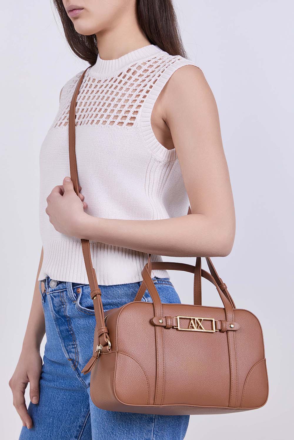 תמונת כל הלוק של תיק נשיאה